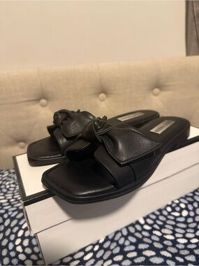 Steve Madden Black Leather Sandals